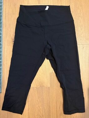 Black Lululemon High-Waist Capri Leggings